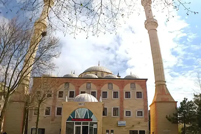 Tekirdağ Çerkezköy Kızılpınar Merkez Cami kapak görseli