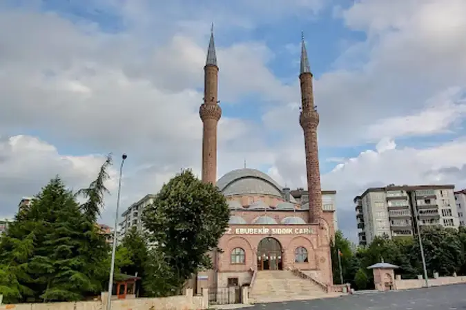 Tekirdağ Çorlu Hz. Ebubekir Cami kapak görseli