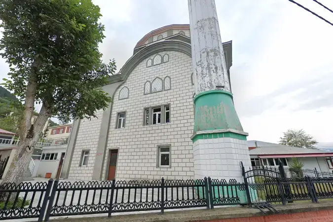 Trabzon Düzköy Çalköy Mahallesi Çeşmeler Cami kapak görseli