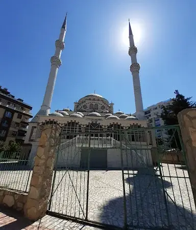 İstanbul Ataşehir Türkistanlılar Cami kapak görseli