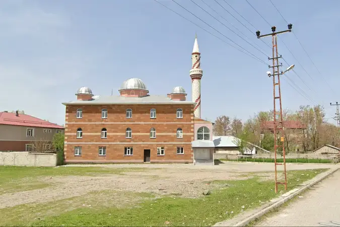 Ağrı Merkez Ahmed-i Hani Cami kapak görseli