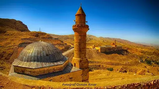 Ağrı Doğubayazıt Eski Bayezıd / İshak Paşa Sarayı Cami kapak görseli