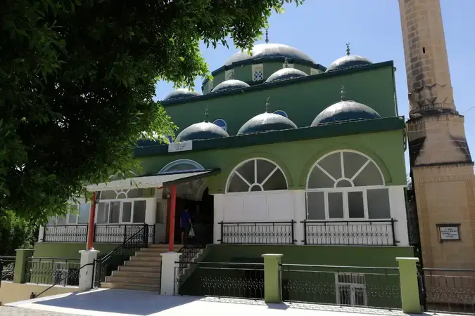 Adana Çukurova Belediye Evleri İnce Cami kapak görseli
