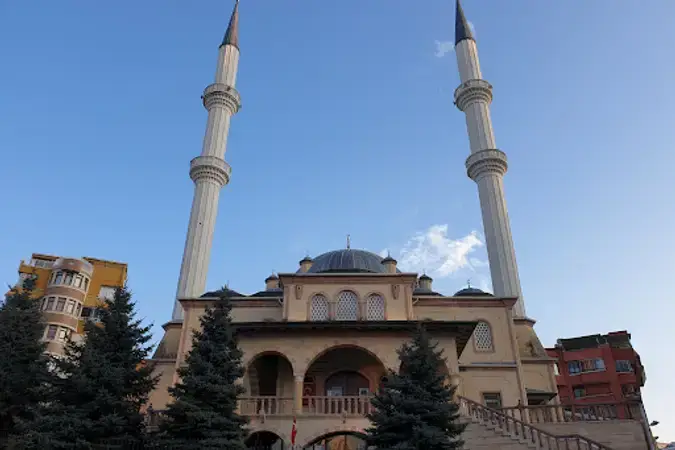 Ankara Çankaya Yıldız Hüdaverdi Cami kapak görseli