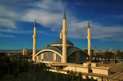 Ankara Çankaya Ahmet Hamdi Akseki Cami kapak görseli