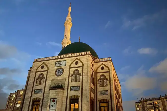 Ankara Çankaya Başyazıcıoğlu Cami kapak görseli