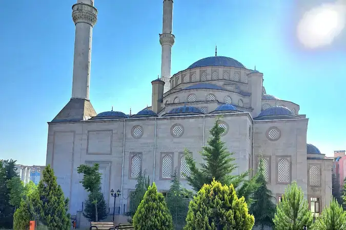 Ankara Etimesgut Ayyıldız Tevhit Cami kapak görseli