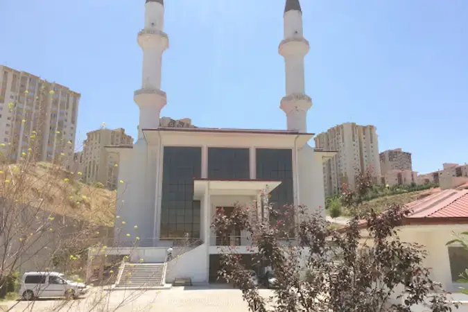 Ankara Etimesgut Turkuaz Merkez Cami kapak görseli