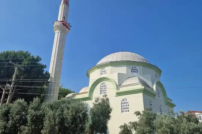 Aydın Kuşadası Davutlar Hanife Şakir Avcı Cami kapak görseli