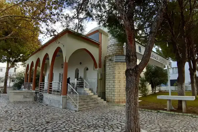 Aydın Kuşadası Güzelçamlı Hacı İbrahim Pehlivan Cami kapak görseli