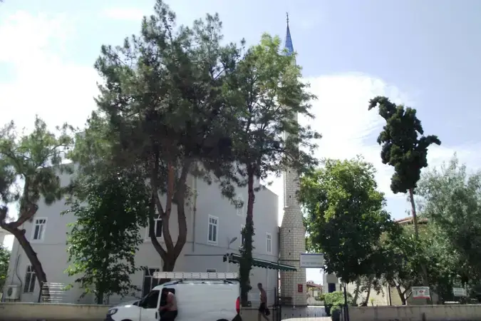 Aydın Kuşadası Hacı Ferit Demirel Cami kapak görseli