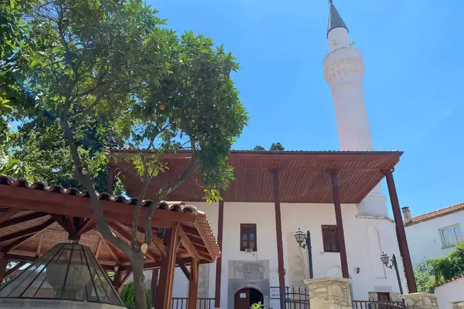 Aydın Kuşadası Hacı İbrahim Cami kapak görseli
