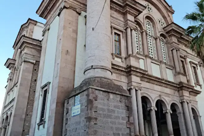 Balıkesir Ayvalık Çınarlı Cami kapak görseli