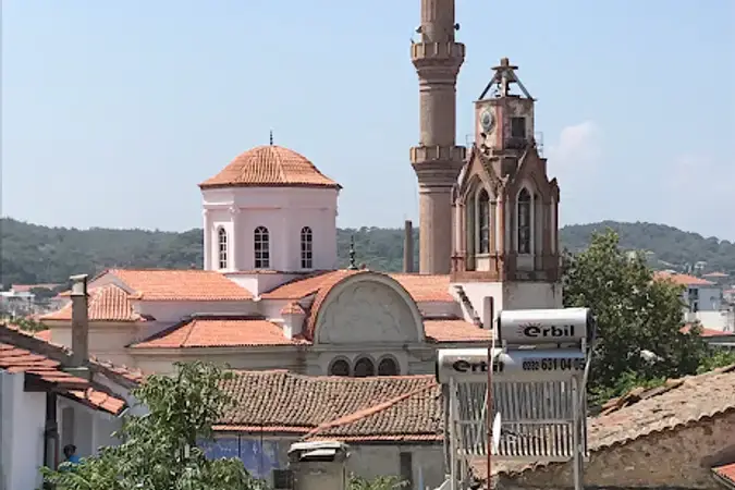 Balıkesir Ayvalık Saatli Cami kapak görseli
