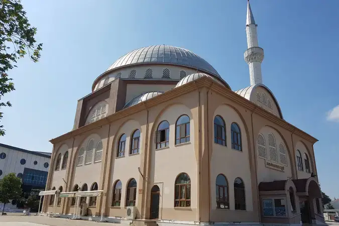 Bursa Nilüfer Hacı Ömer Raca Cami kapak görseli