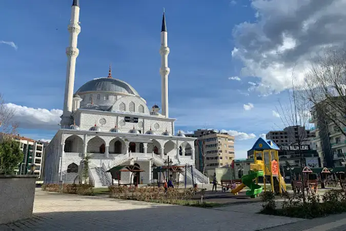 Bursa Nilüfer Hacı Makbule Yeter Cami kapak görseli