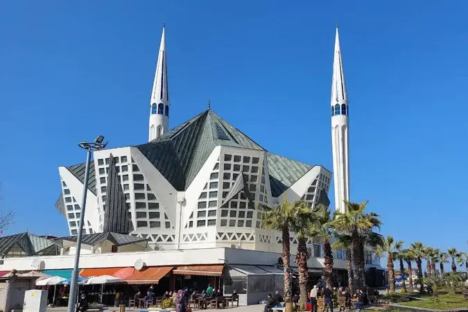 Düzce Akçakoca Akçakoca Merkez Cami kapak görseli