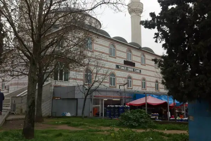 İstanbul Tuzla Aydınlı Yunus Emre Cami kapak görseli