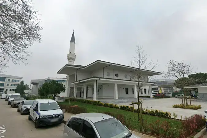 İstanbul Tuzla İstanbul Deri Osb Yan Sanayi Cami kapak görseli