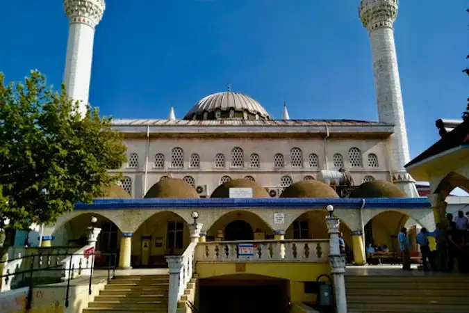 İstanbul Tuzla Mimarsinan Merkez Cami kapak görseli