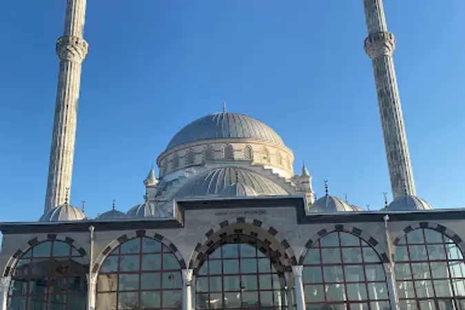 İstanbul Tuzla Mimarsinan Yavuz Selim Cami kapak görseli