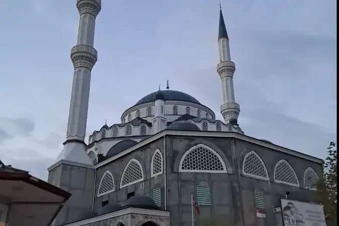 İstanbul Tuzla Şehitler Cami kapak görseli