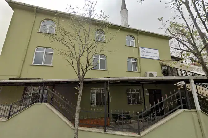 İstanbul Ümraniye Aşağı Dudullu Ihlamurkuyu Mevlana Cami kapak görseli