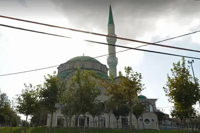 İstanbul Ümraniye Boztepe Hz. Ömer Cami kapak görseli