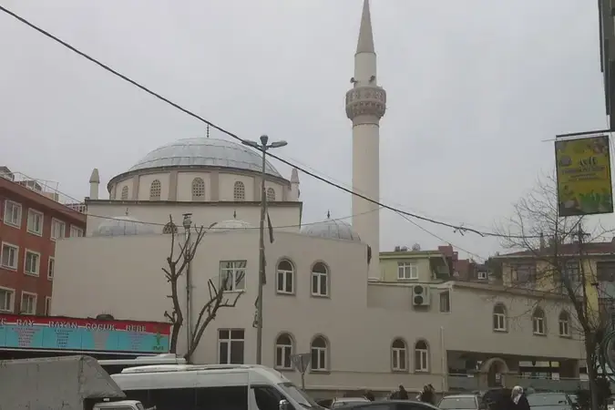 İstanbul Ümraniye Çakmak Merkez (Çarşı) Cami kapak görseli