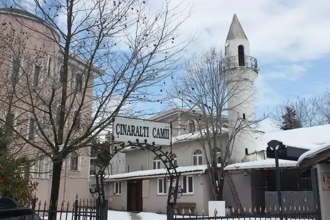 İstanbul Ümraniye Çınaraltı Cami kapak görseli