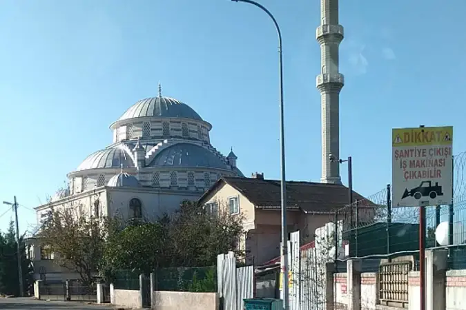 İstanbul Ümraniye Hacı Nazım Efendi Cami kapak görseli