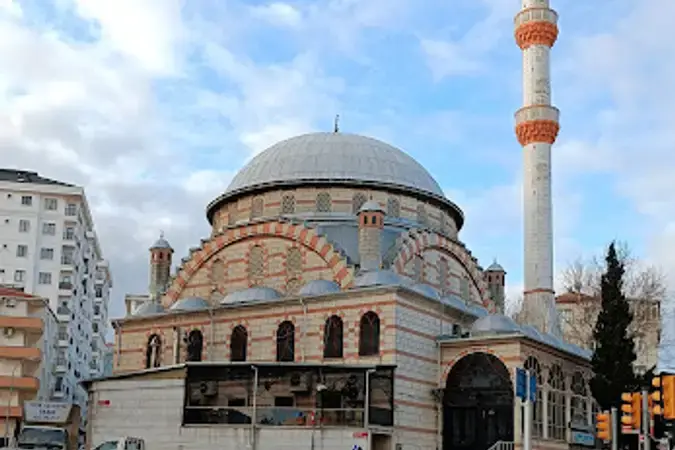 İstanbul Ümraniye İmam-ı Azam Camii kapak görseli