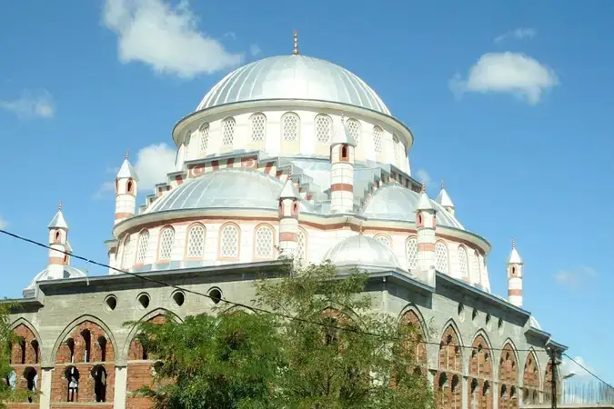 İstanbul Ümraniye Kazım Karabekir İmam-ı Gazali Cami kapak görseli