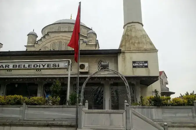İstanbul Üsküdar Alvarlızade H. Seyfettin Efendi Cami kapak görseli