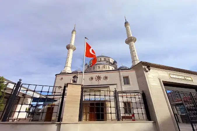 İstanbul Üsküdar Barbaros Cami kapak görseli
