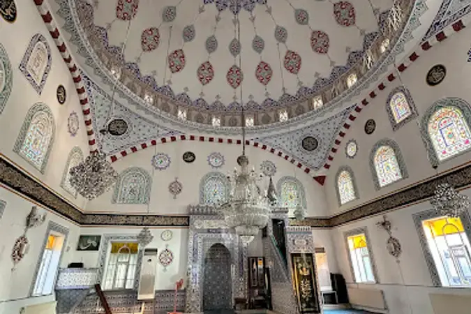 İstanbul Üsküdar Divitçiler Cami kapak görseli