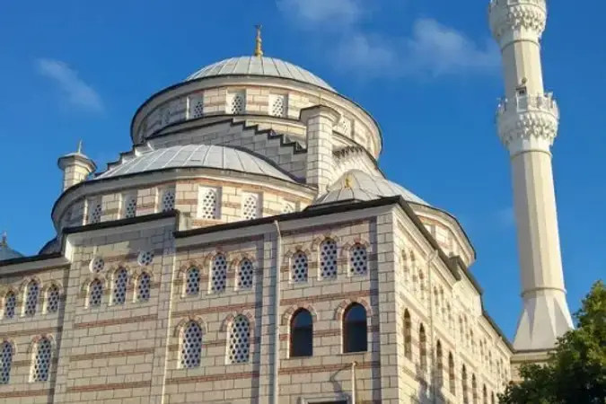 İstanbul Üsküdar Ferah Mahallesi Yeni Cami kapak görseli