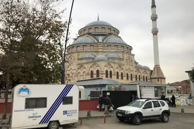 İstanbul Üsküdar Güzeltepe Birlik Cami kapak görseli
