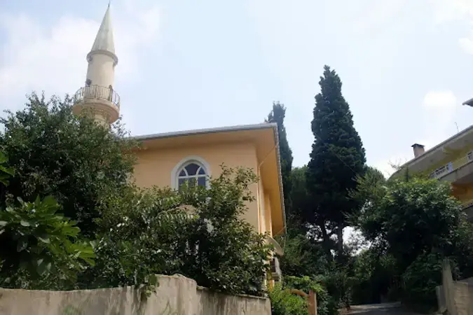 İstanbul Üsküdar Güzeltepe Cami kapak görseli