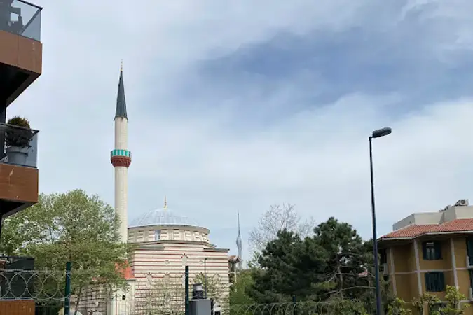 İstanbul Üsküdar Hacı Emin Yıldırım Cami kapak görseli