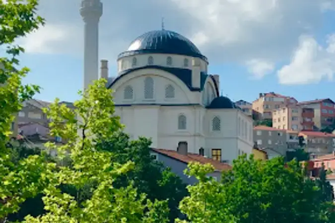 İstanbul Üsküdar Kirazlıtepe Hacı Tevfik Karademir Cami kapak görseli