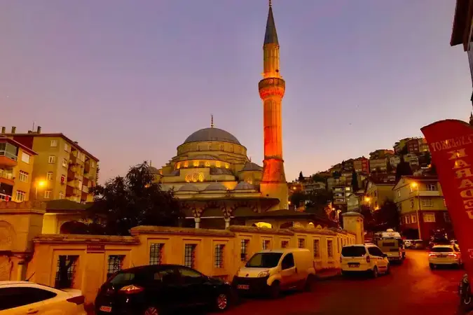 İstanbul Üsküdar Yıldırım Beyazıt Cami kapak görseli
