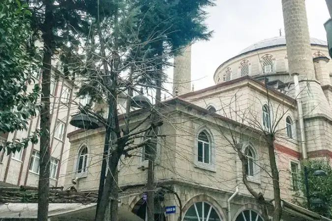 İstanbul Zeytinburnu Telsiz Çarşı Cami kapak görseli