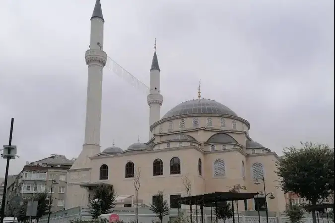 İstanbul Zeytinburnu Tepebağ Dutluk Cami kapak görseli