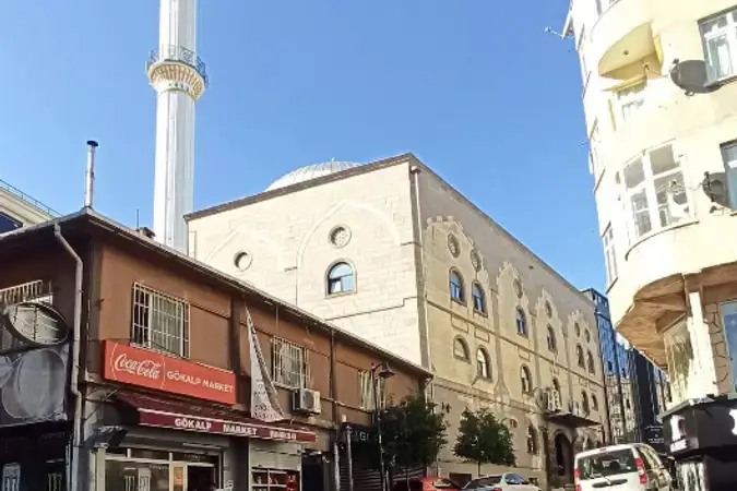 İstanbul Zeytinburnu Yenidoğan Cami kapak görseli