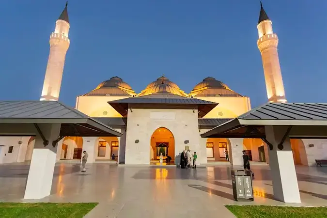 İstanbul Zeytinburnu Millet Cami kapak görseli