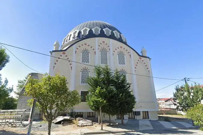 İstanbul Arnavutköy Berat Cami kapak görseli