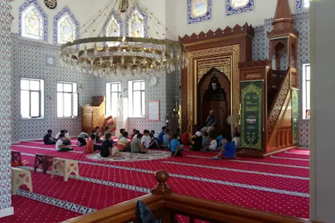 İstanbul Arnavutköy Çardaktepe Hz. Ömer Cami kapak görseli