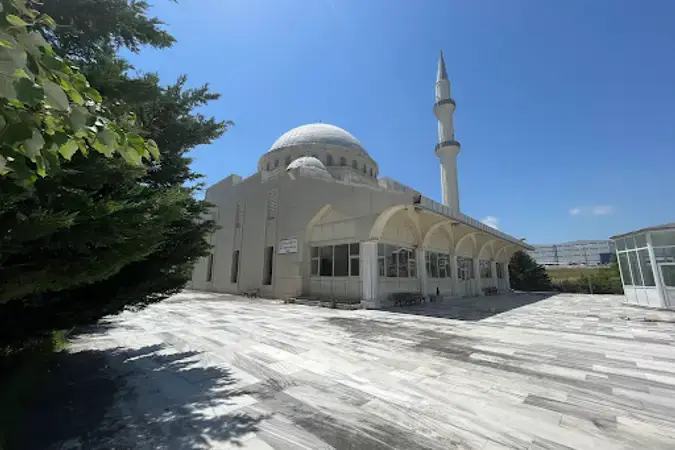 İstanbul Arnavutköy Hacı Sıdıka Akpınar Cami kapak görseli