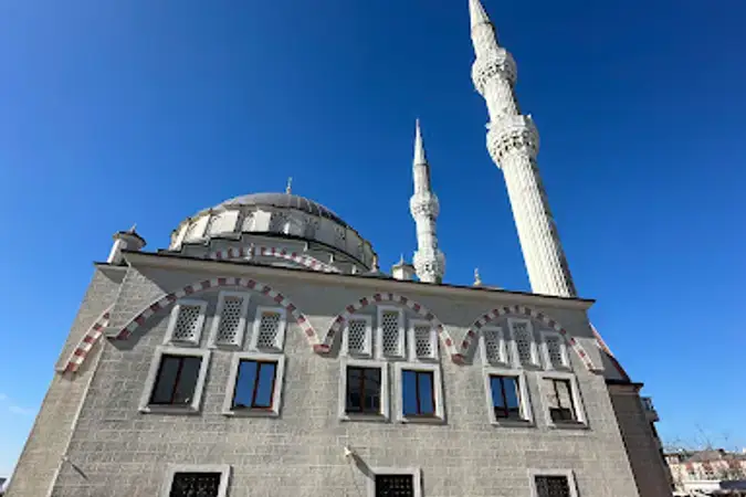 İstanbul Arnavutköy Kardeşler Cami kapak görseli